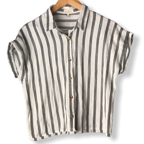 Thread & Supply Tops - Thread & Supply button down short sleeve top